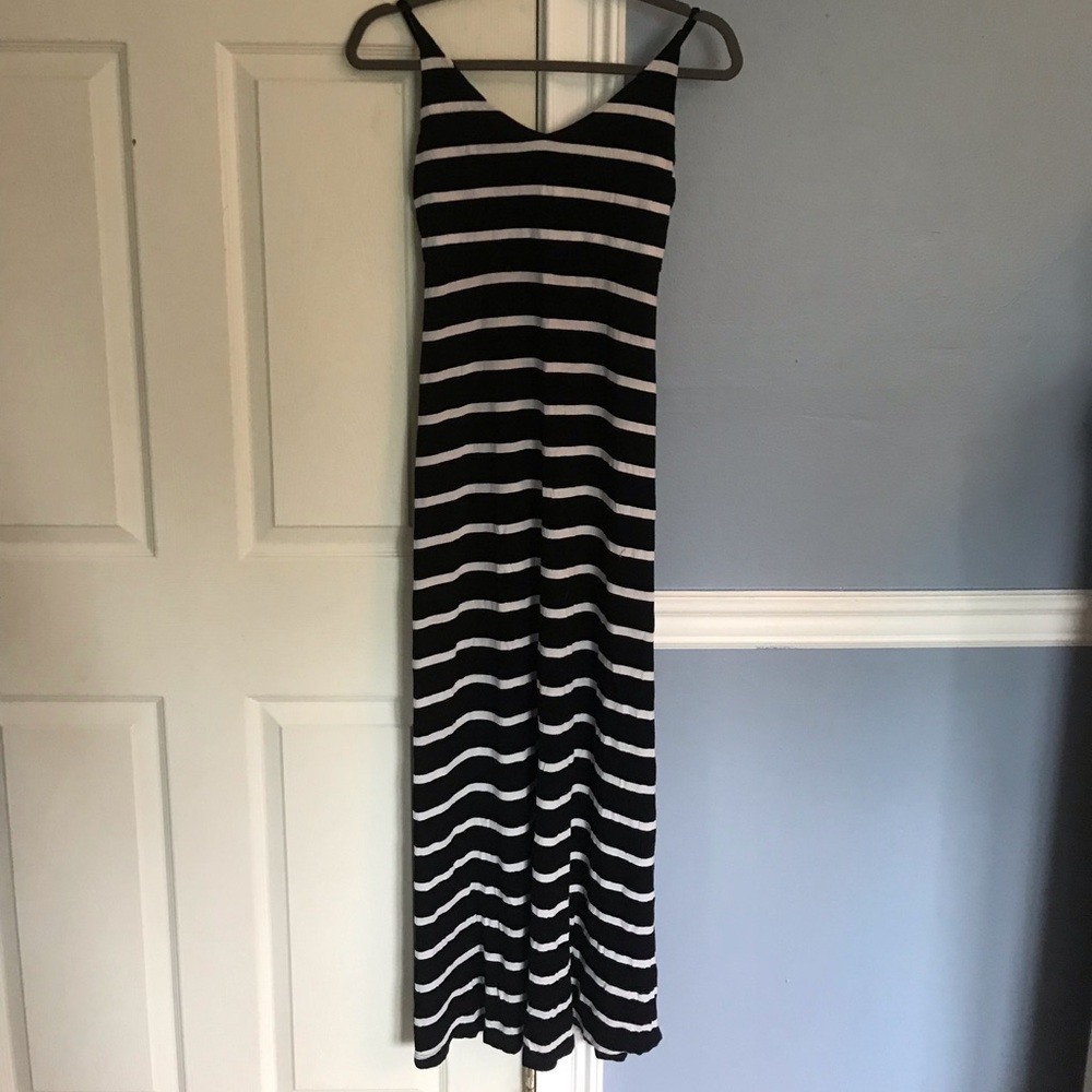 a black and white dress